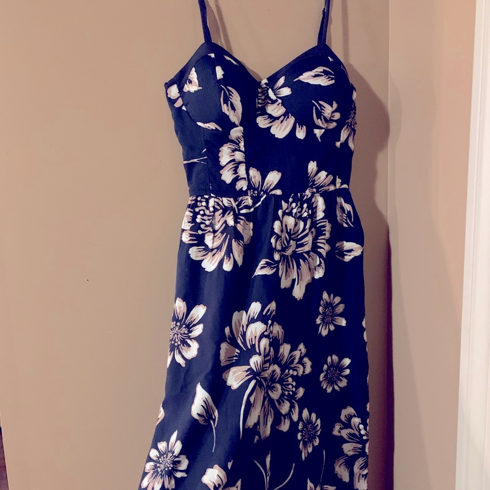 Floral Padded Jumpsuit with pockets! Size XS